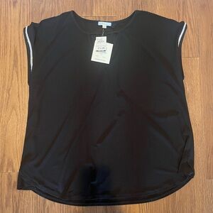 89th and Madison Women's Plus Size Shirt
Size: 1X | Black Silver Trim on sleeve